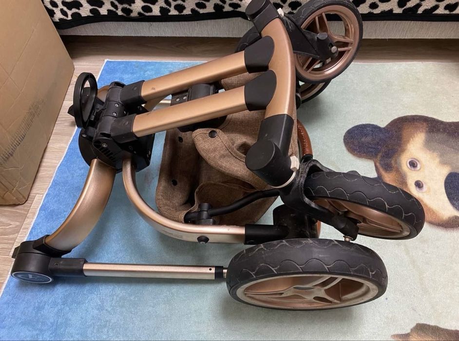 Продам  коляску