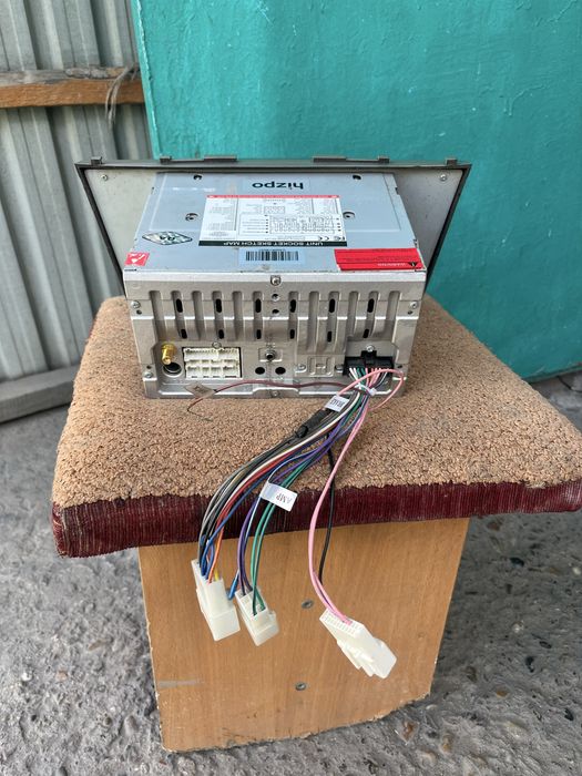 Продам оригинальный магнитафон от камри 40-45