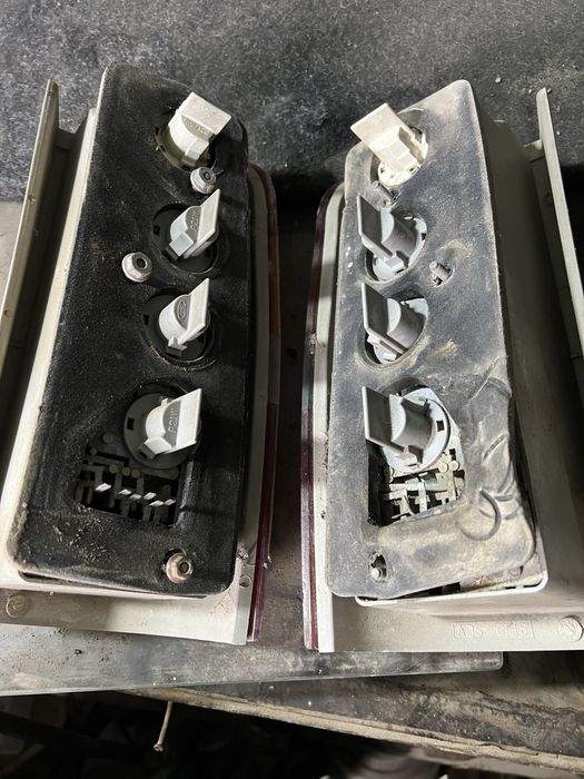 фонарь габаритный для форд курйера 1999