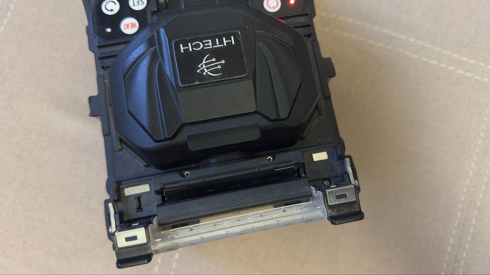 Hitech fusion splicer Aparat sudura fibra optica pret 1000 lei FIX