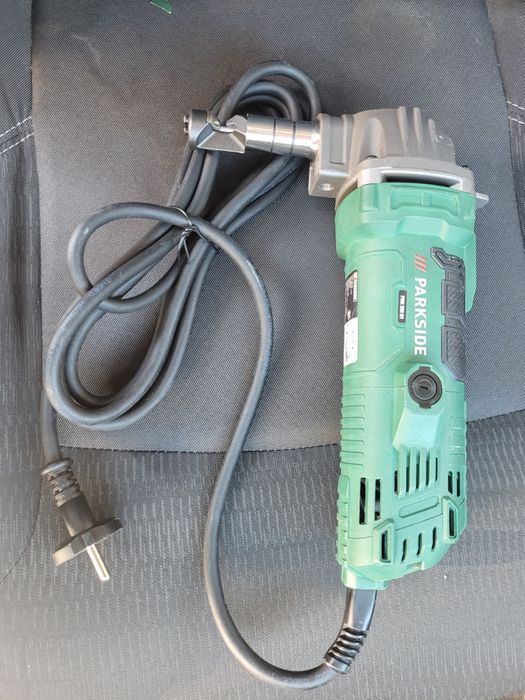 Foarfeca electrica pentru taiat tabla Parkside