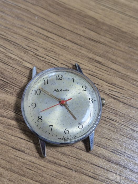 Klassik soat RAKETA
