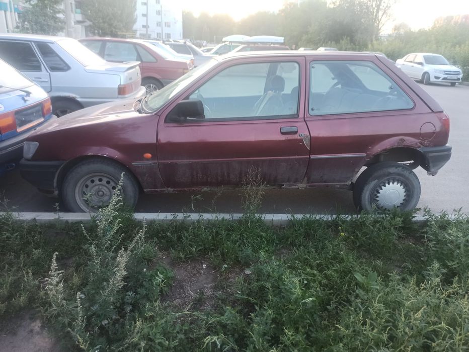 Продам два форд фиеста.