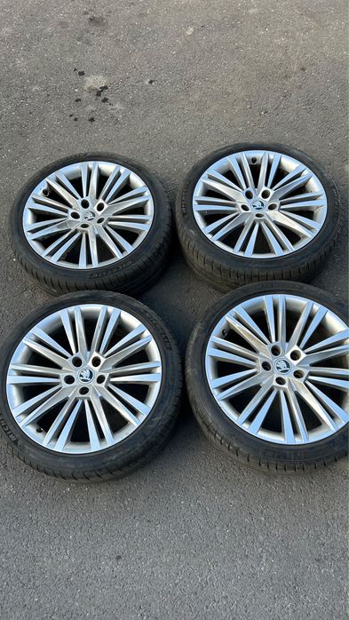 Jante Skoda R19 superb 235/40/19 vara