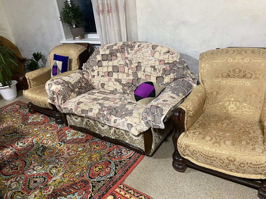 Продам диван срочно