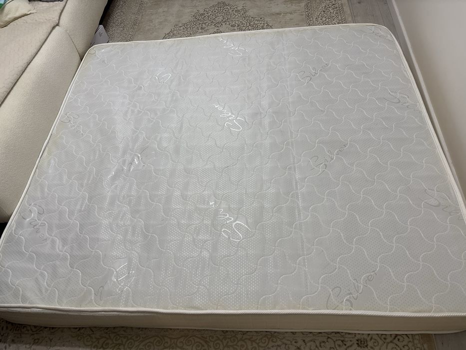 Матрас 2 спалка в отличном состоянии