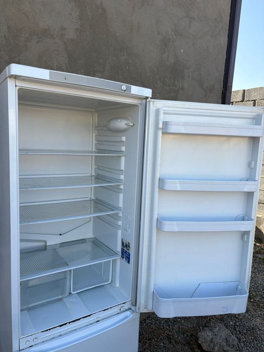 Холодильник INDESIT