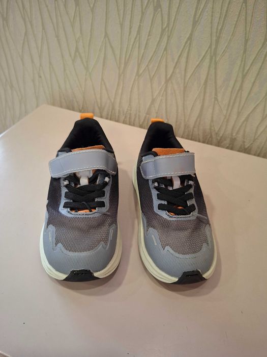 Спортни обувки ZARA  25 номер