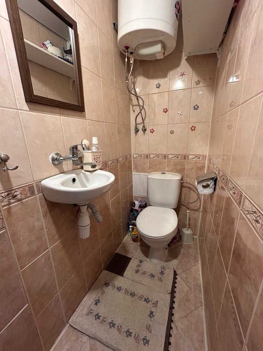 Тристаен! Обзаведен! Траката!