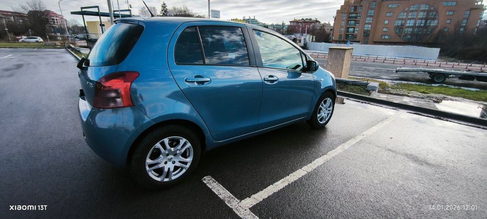 кола Tayota Yaris 2007