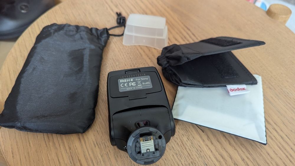 Blitz TTL pt Sony - Meike Speedlite MK 320