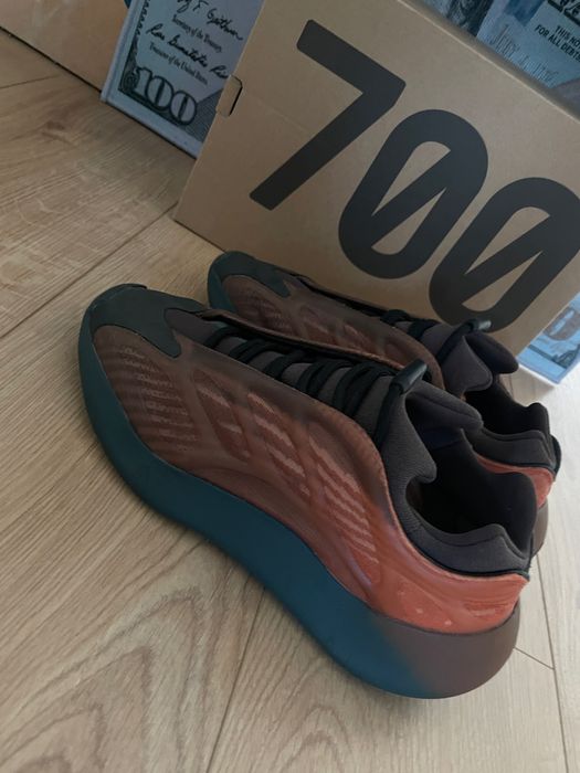yezzy 700v3 cooper fade marimea 43 originali