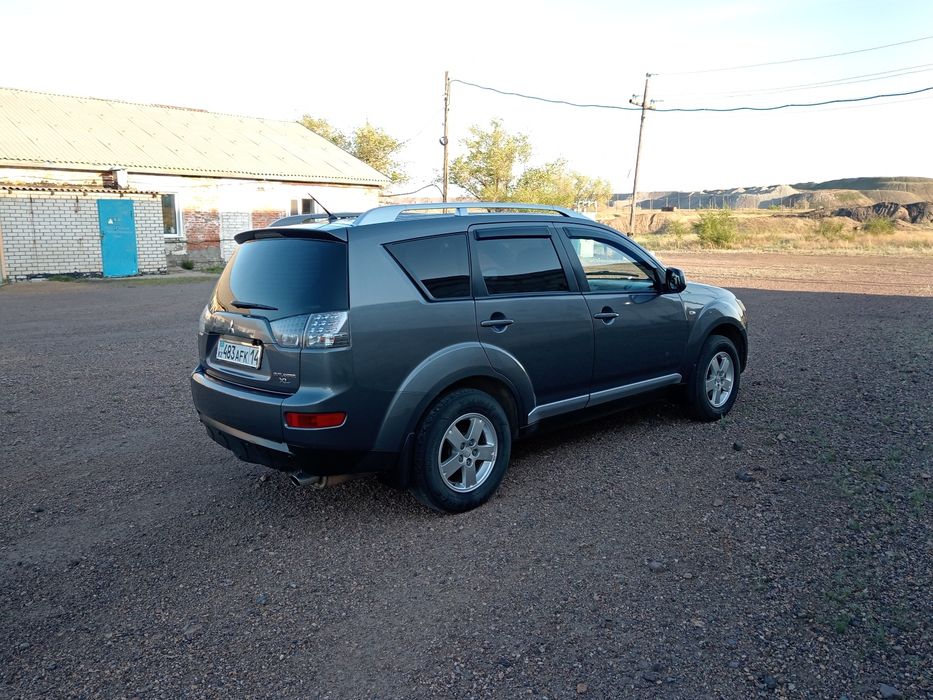 Продам мицубиси аутлентр.