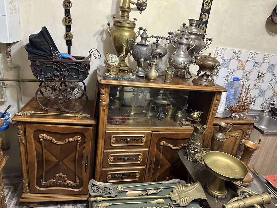 Антикварный комод, резьба, инкрустация, длина 2 метра