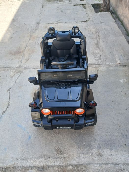 Продаётся детская автомобил в хорошем состоянии