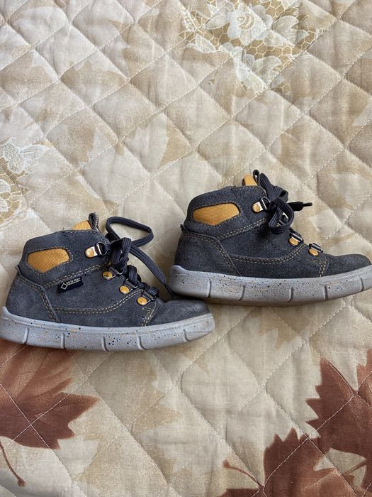 Ботуши  номер 24 за 10лв