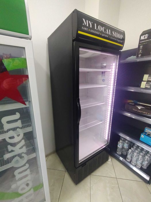 Хладилна витрина