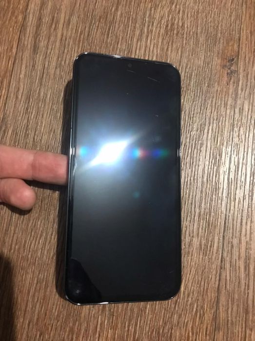 Продам Смартфон всё работает