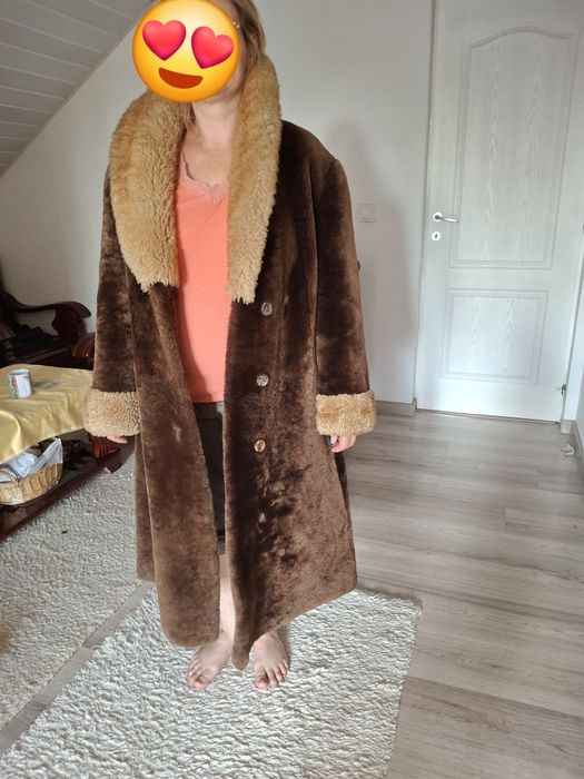 Vând palton monton dore