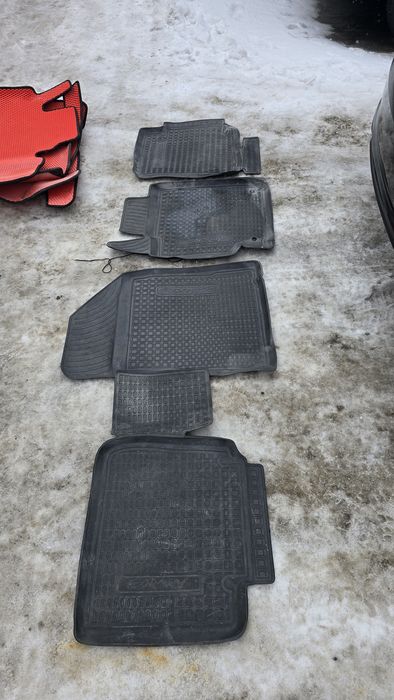 Продам полики тойота камри