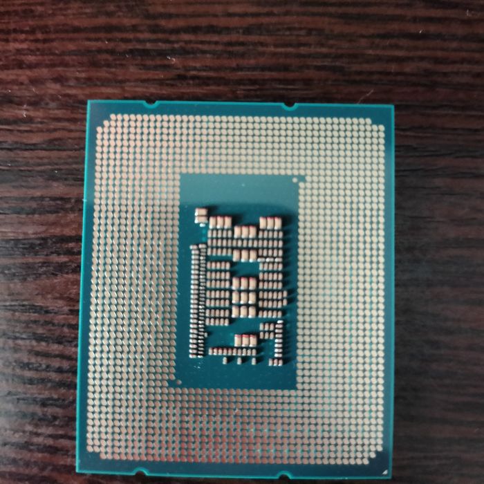 Процессор i3-12100f