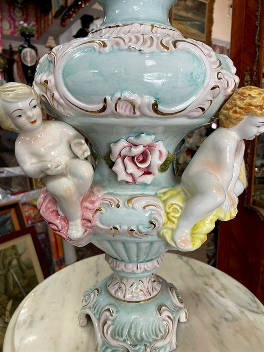 Италианска порцеланова ваза-Каподимонте!