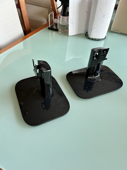 Стойка за момитор