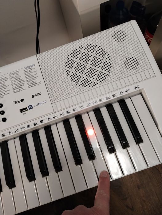 Електронен синтезатор