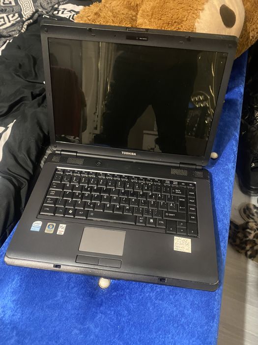 Vand laptop TOSHIBA