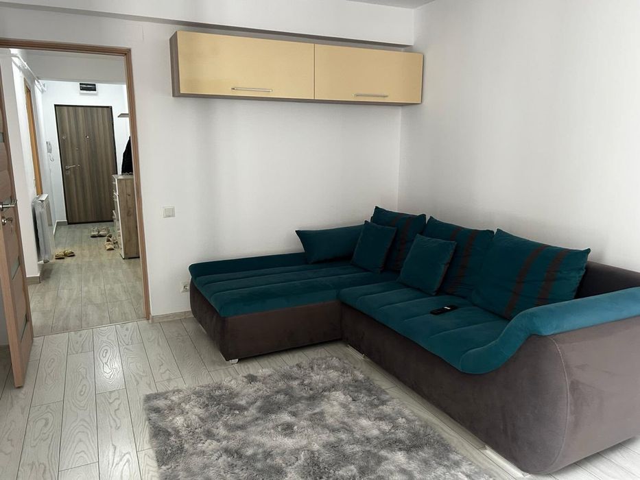 Inchiriez apartament