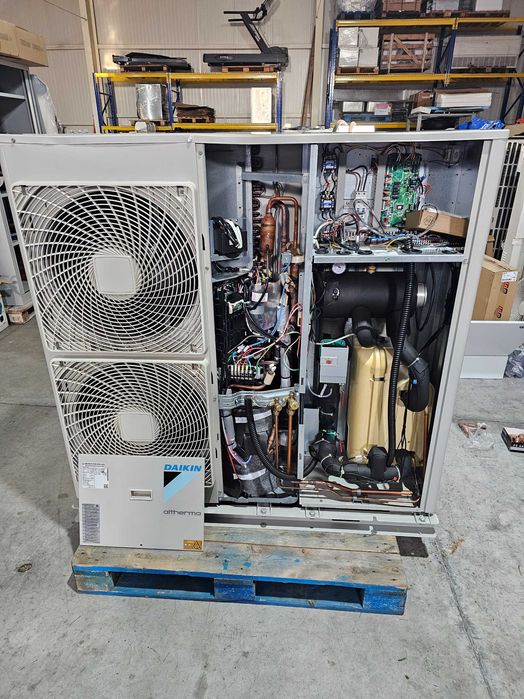 Термопомпа Daikin Altherma - 14 KW - моноблок - EDHQ014BB6V3