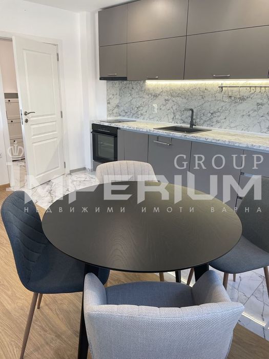 Дава се под наем Двустаен апартамент в к.к. Св.Св. Константин и Елена - 65 кв.м за 612 € - Снимка #3