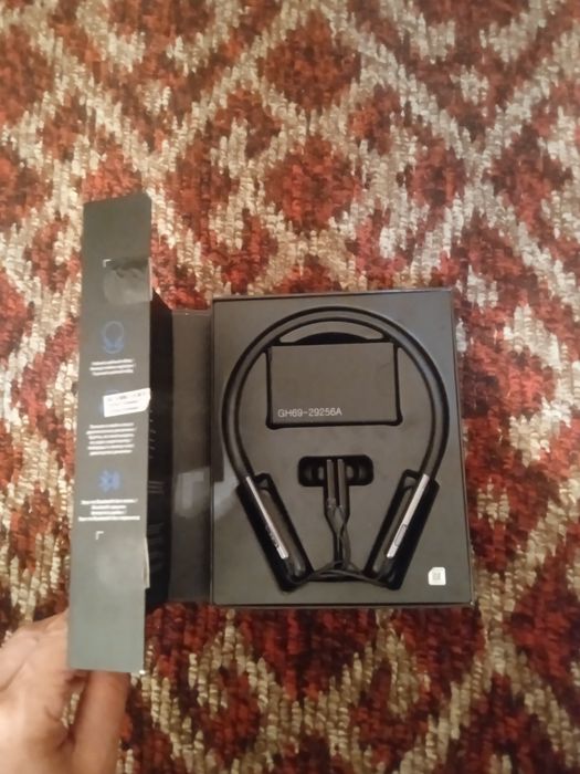 Наушники UFLEX.  Headphones