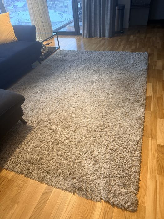 Covor cu fir lung de lana ,dimensiuni 200x250cm,culoare crem-bej.