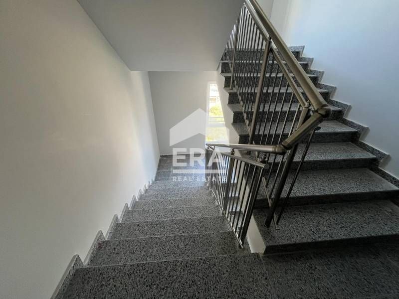 Продава се Четиристаен апартамент в Варна, Възраждане 1 - 174 кв.м за 821 €/кв.м - Снимка #5