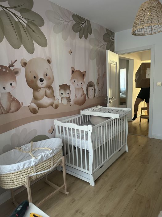 Pătuț, saltea, masă de înfășat