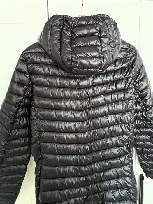 Леко яке с качулка