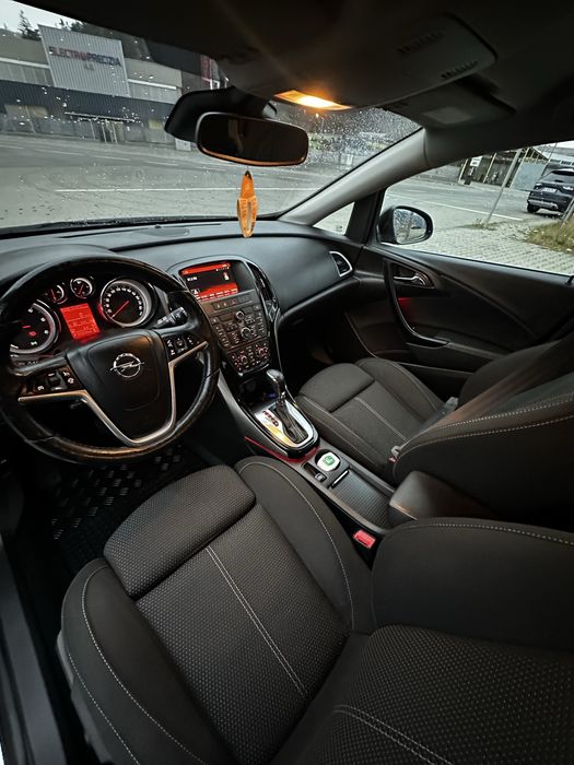 Opel astra j full