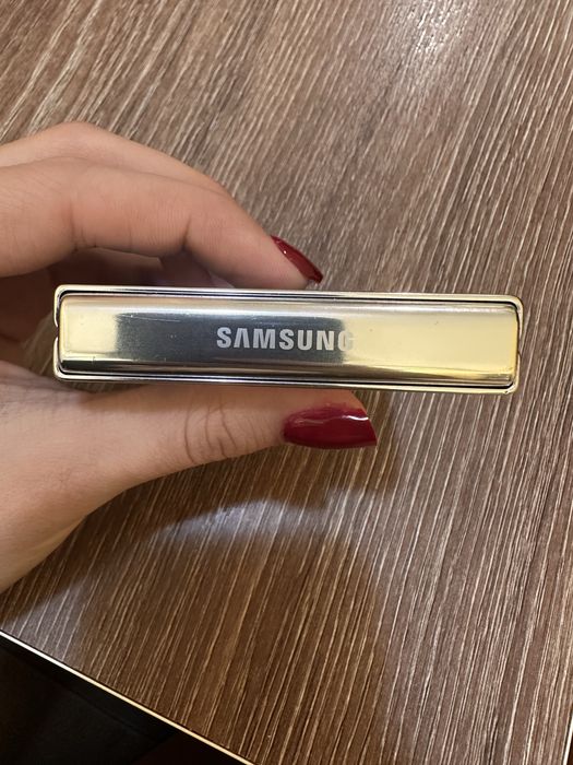 Samsung Galaxy Z Flip 5