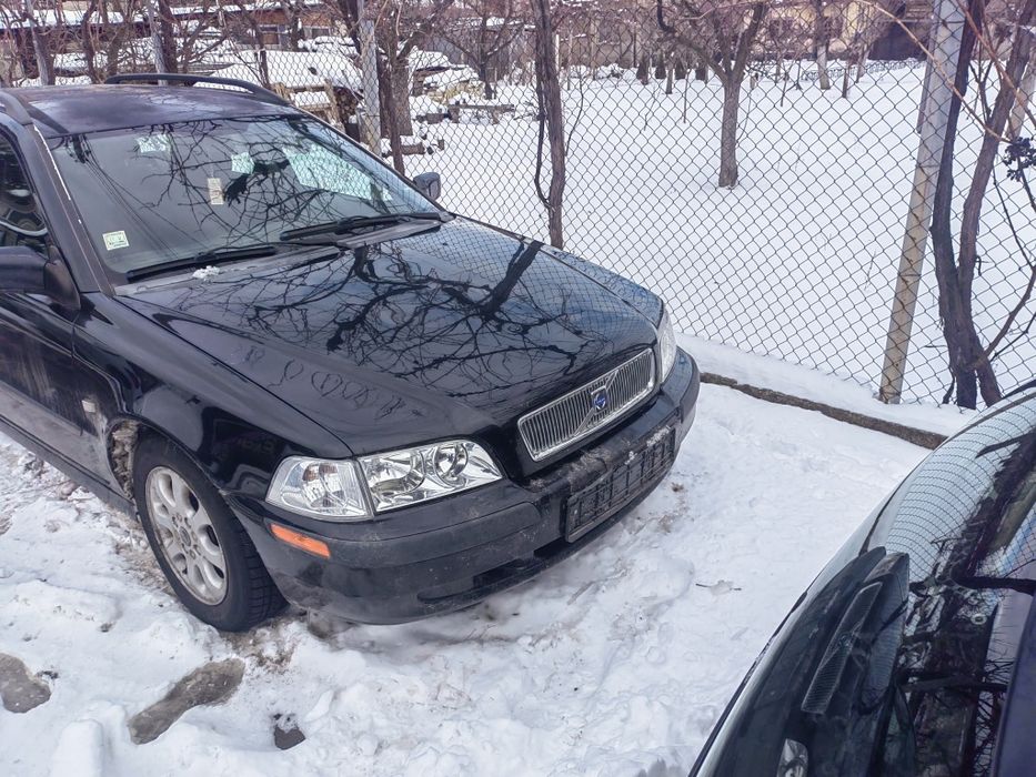 VOLVO V40 1.9 102