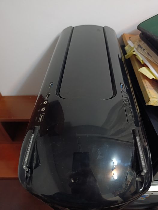 Vând carcase / case  PC