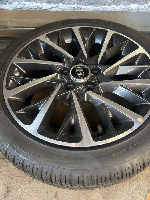 Диск с шинами на соната