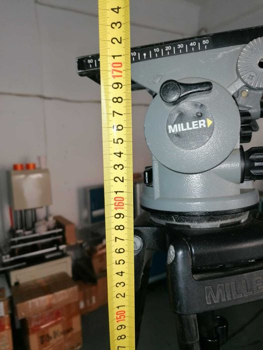 Trepied profesional Miller din fibră de carbon
