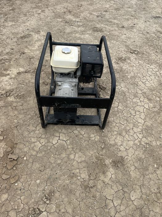 Продам генератор бензин hond gx 270