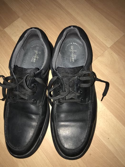 Обувки clarks номер 43,5 28 см дължина на стелките .