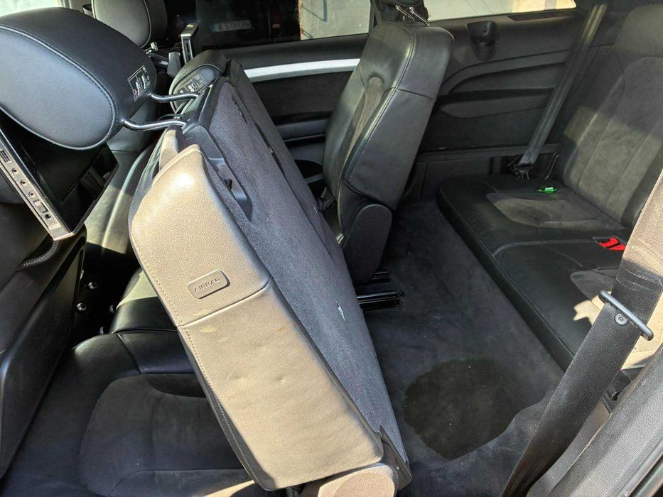 Джип Audi Q7 S line