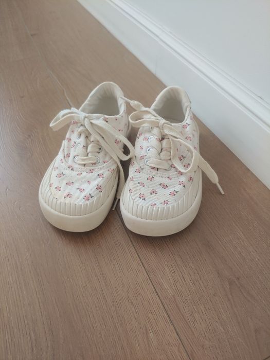 Продам кеды Zara