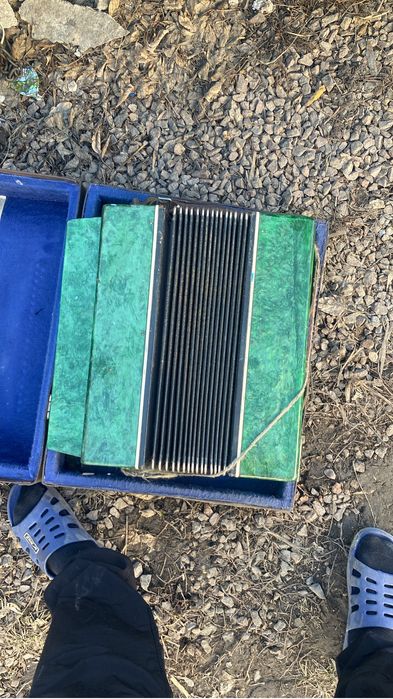 Продам старый баян