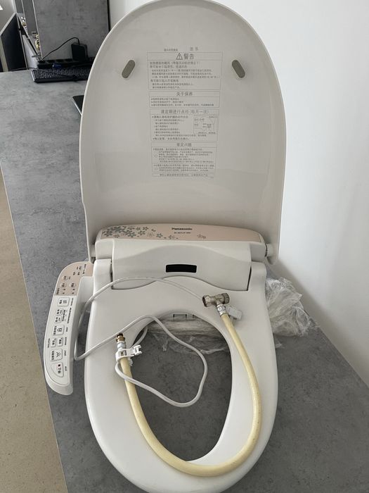 Электронная крышка-биде "Panasonic" для унитаза