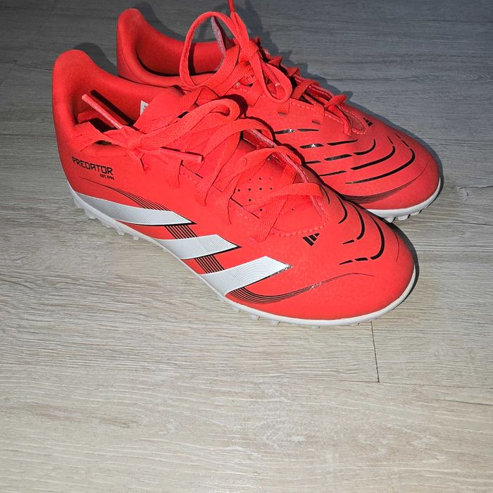 Adidasi fotbal baieti 70 lei